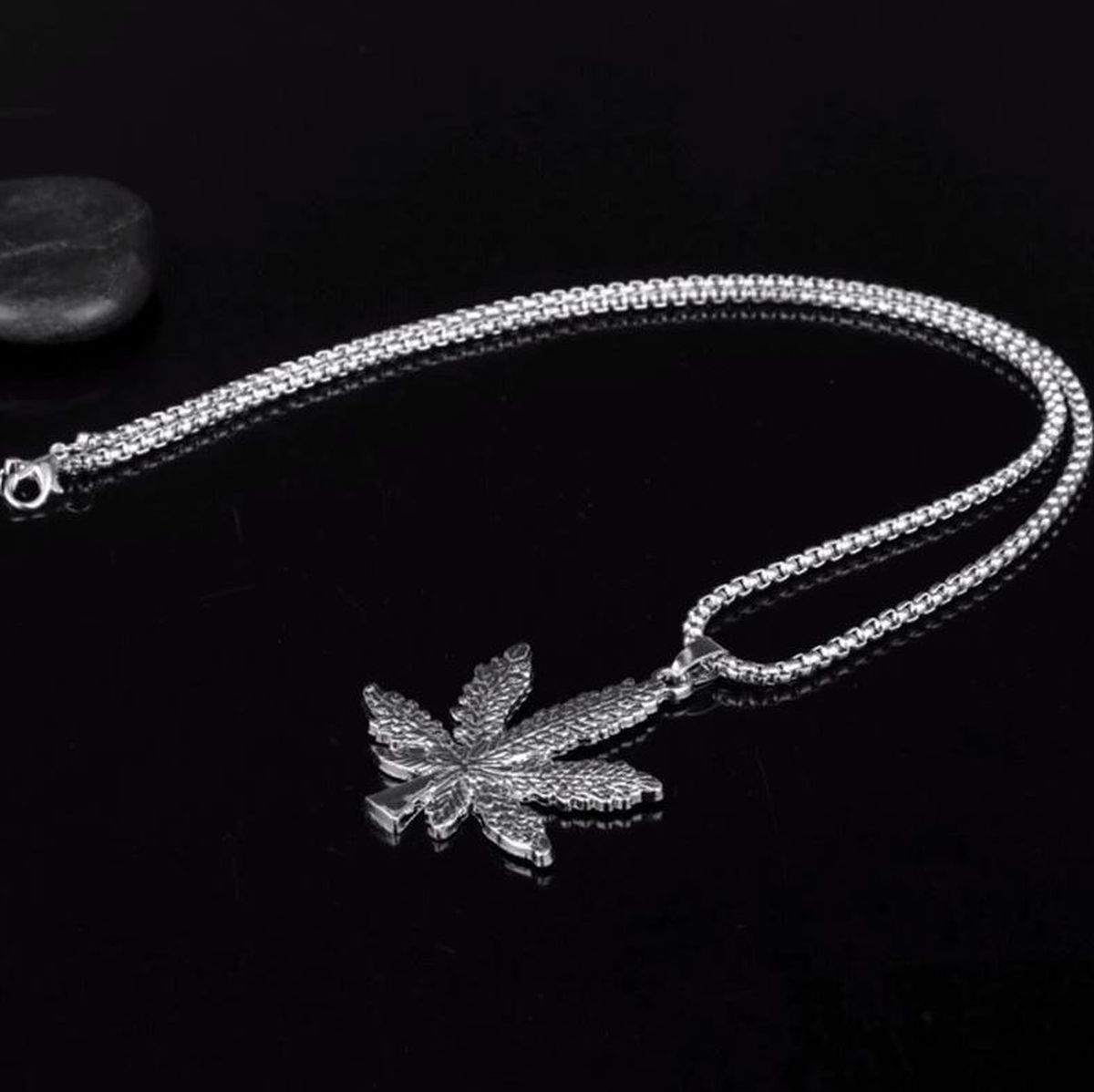 Anhänger mit Kette